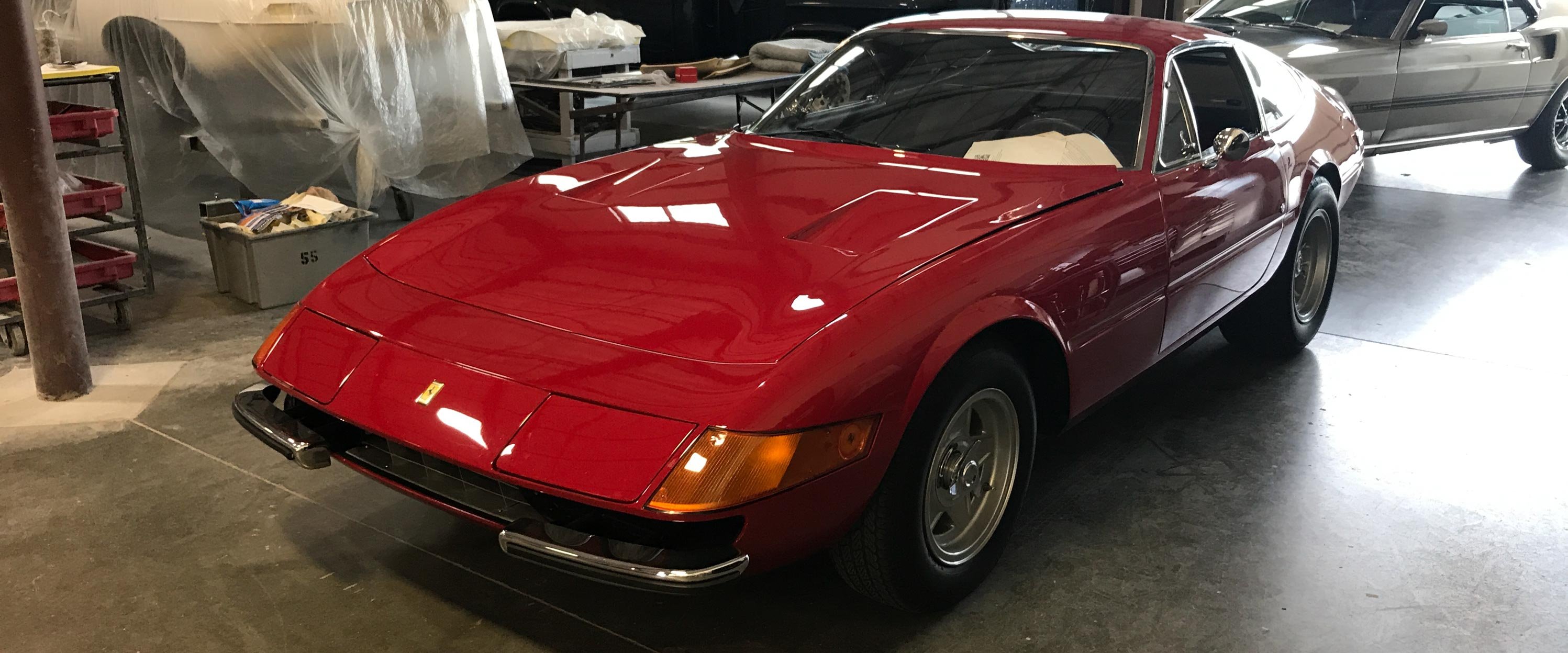 1973-Ferrari-Daytona-365GTB4-Red-slideshow-001@2x