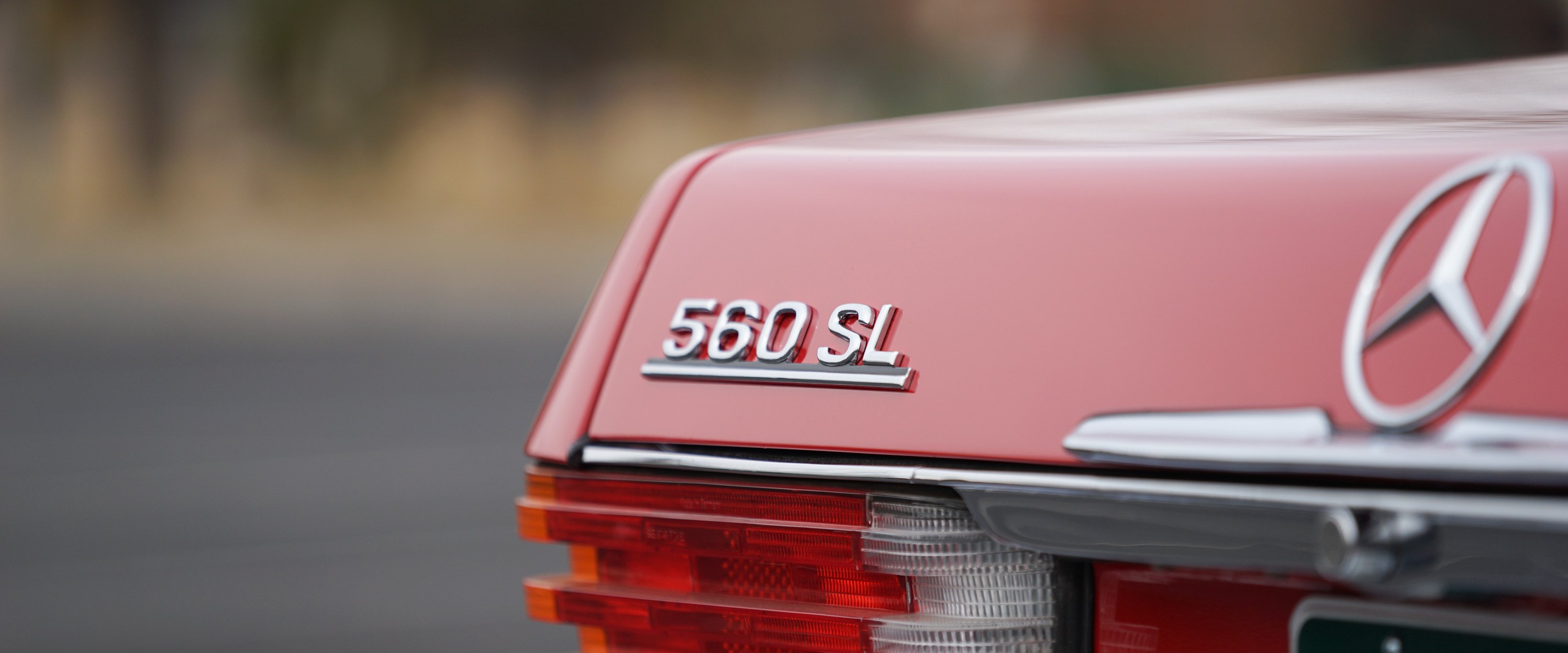 1986-Mercedes-Benz-560sl-red-slideshow-005@2x