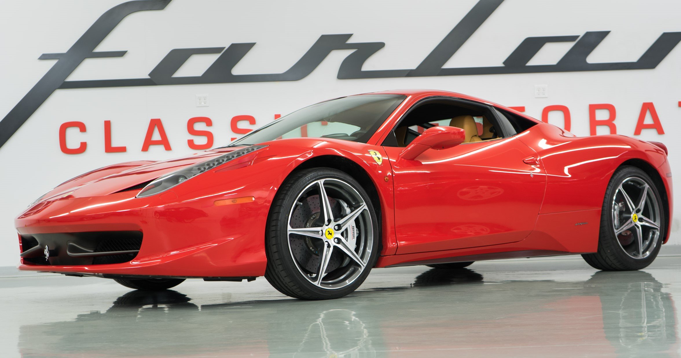 2011-Ferrari-458-Italia-Red-slideshow-002@2x2