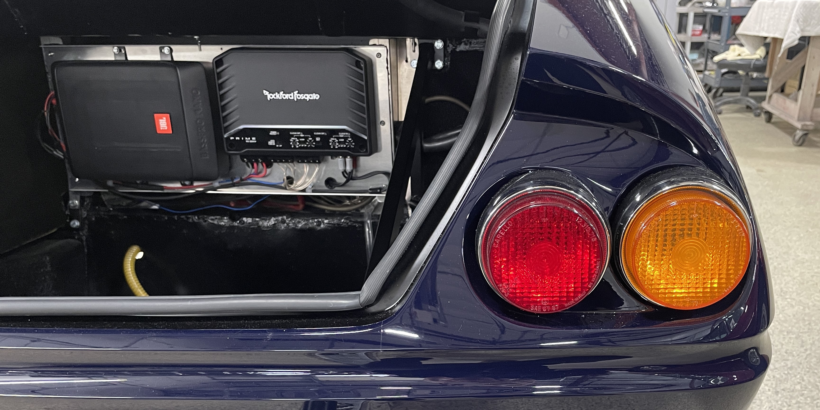 Ferrari Daytona Soundsystem - Farland Classic Restoration