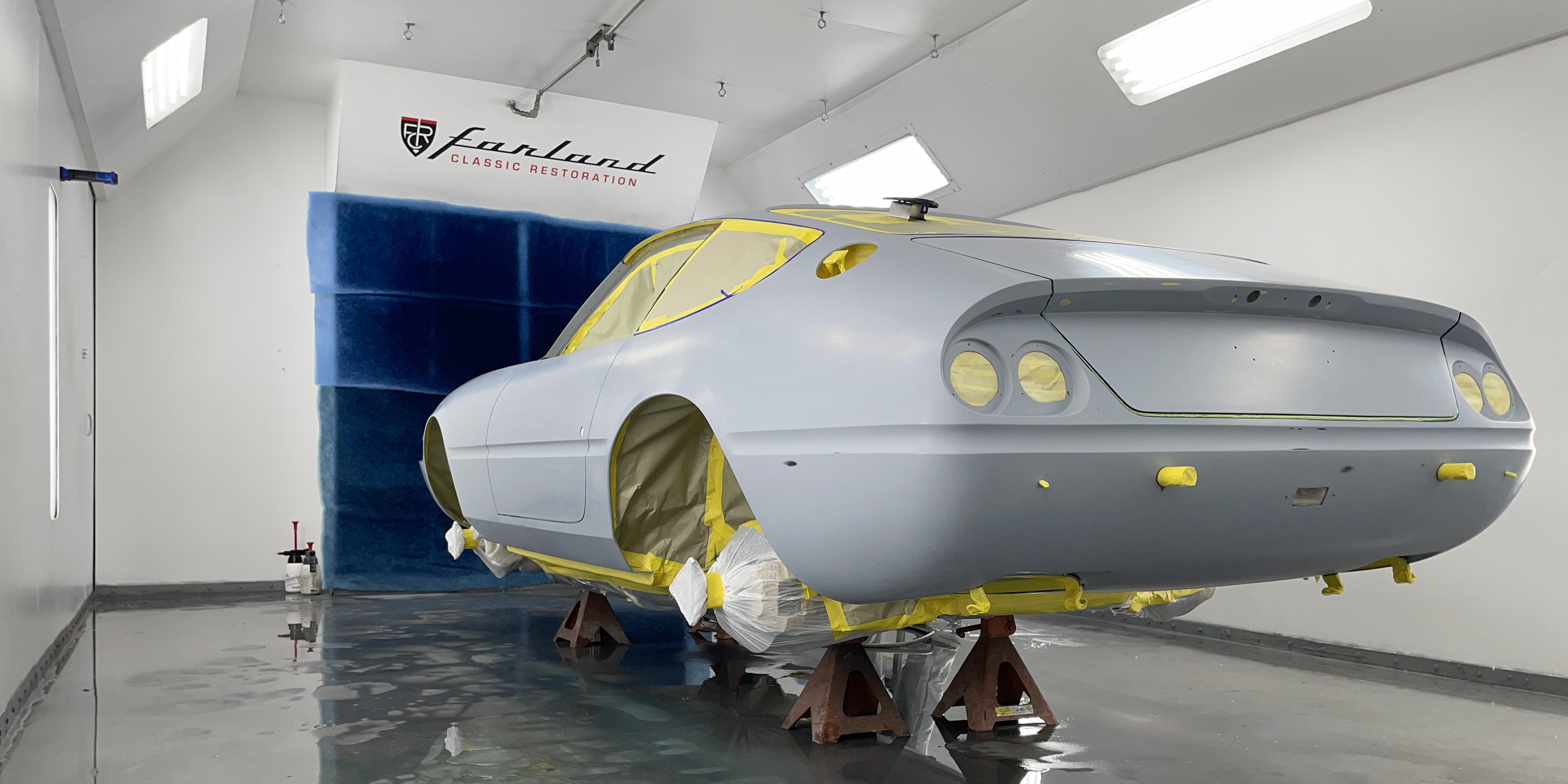 Ferrari Daytona Paintbooth